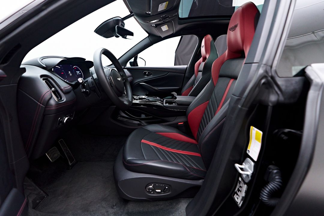 2023 Aston Martin DBX