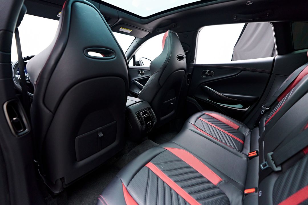 2023 Aston Martin DBX