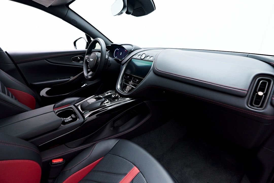 2023 Aston Martin DBX