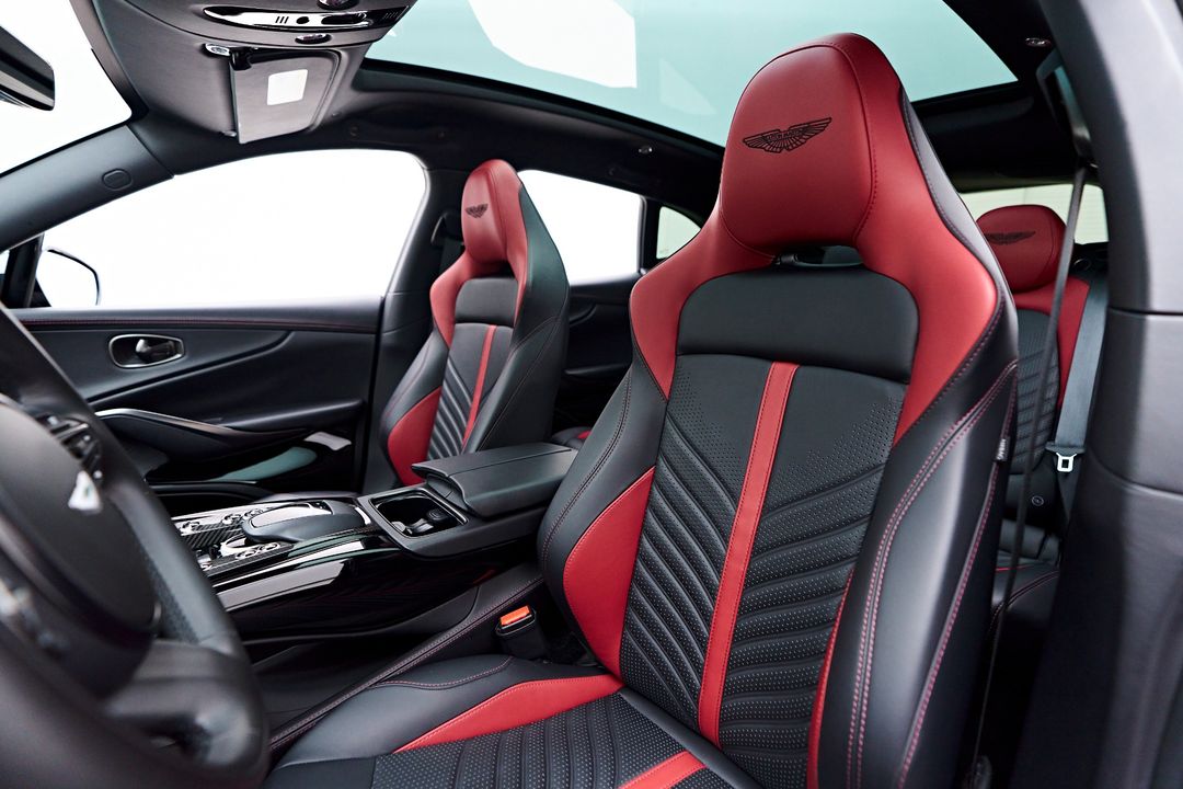 2023 Aston Martin DBX