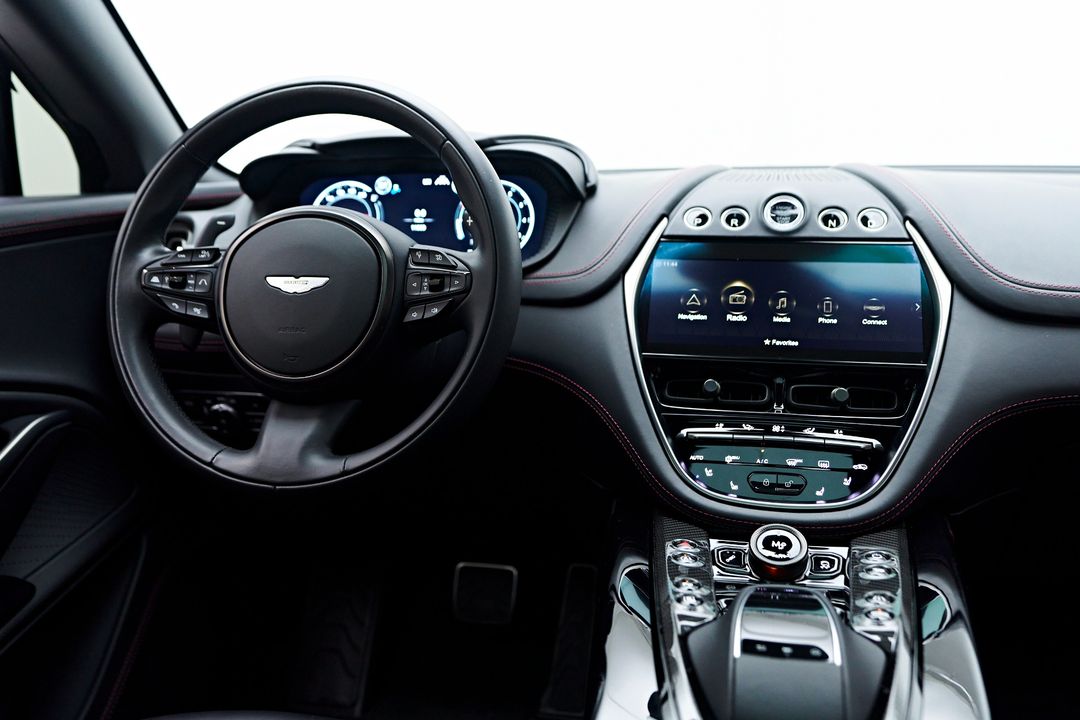 2023 Aston Martin DBX