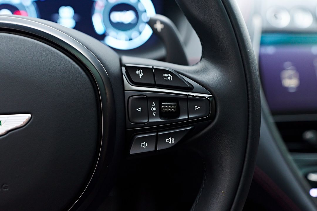 2023 Aston Martin DBX