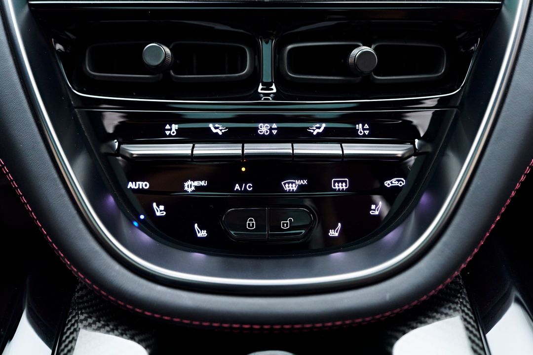 2023 Aston Martin DBX