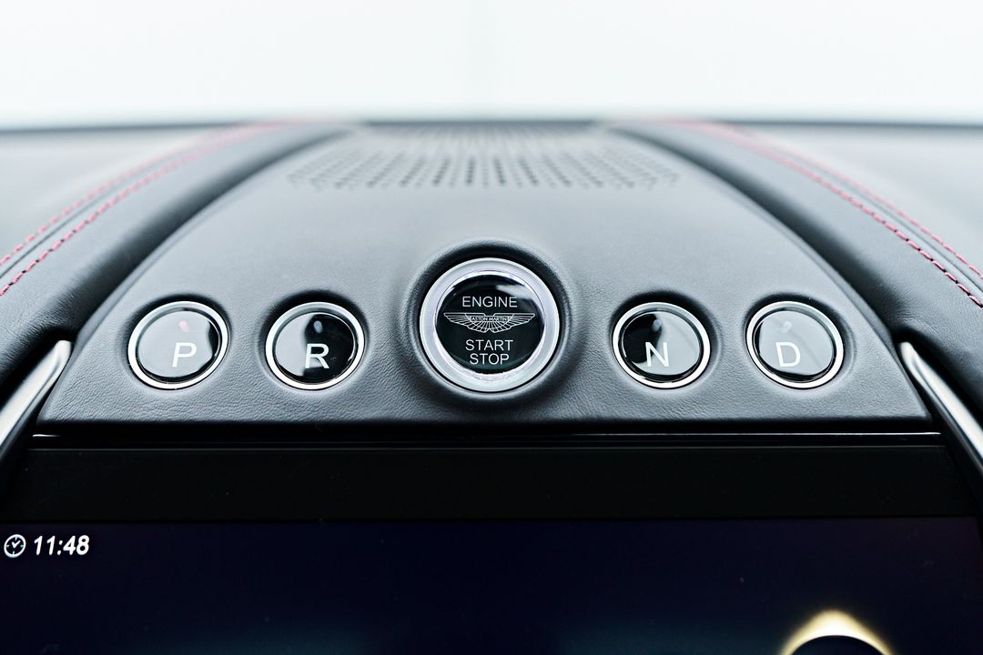 2023 Aston Martin DBX