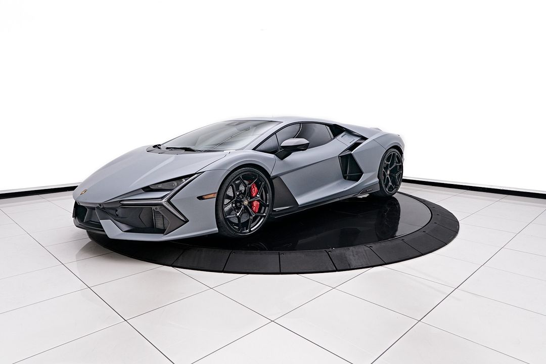 2024 Lamborghini Revuelto