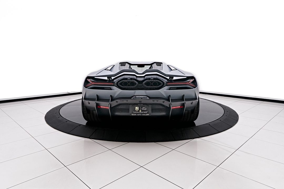 2024 Lamborghini Revuelto