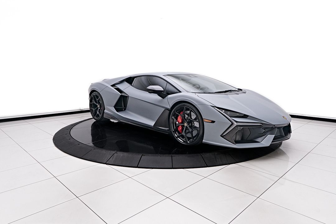 2024 Lamborghini Revuelto