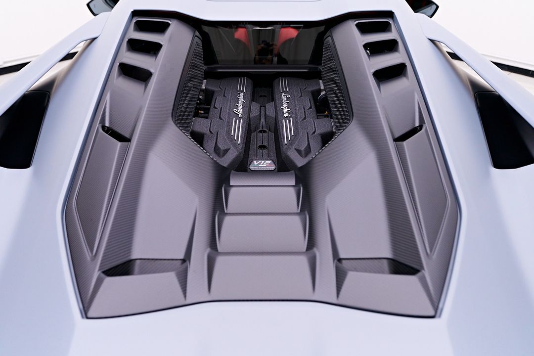 2024 Lamborghini Revuelto