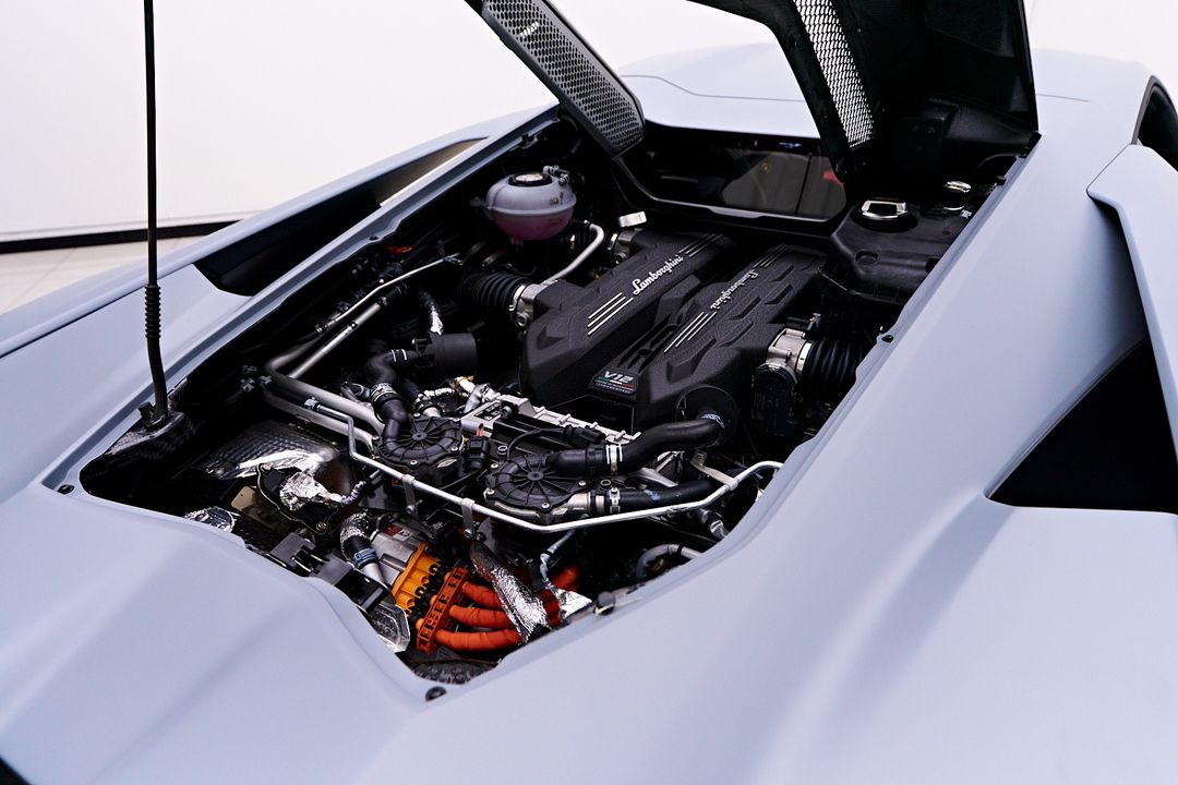2024 Lamborghini Revuelto