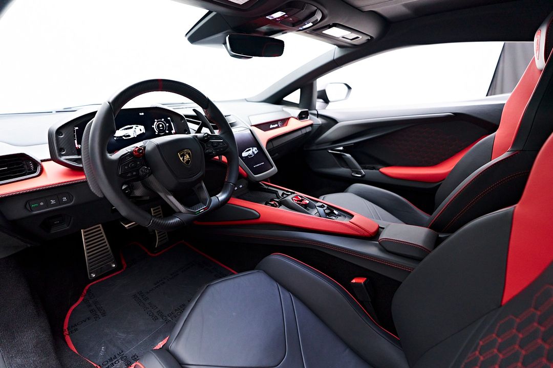 2024 Lamborghini Revuelto