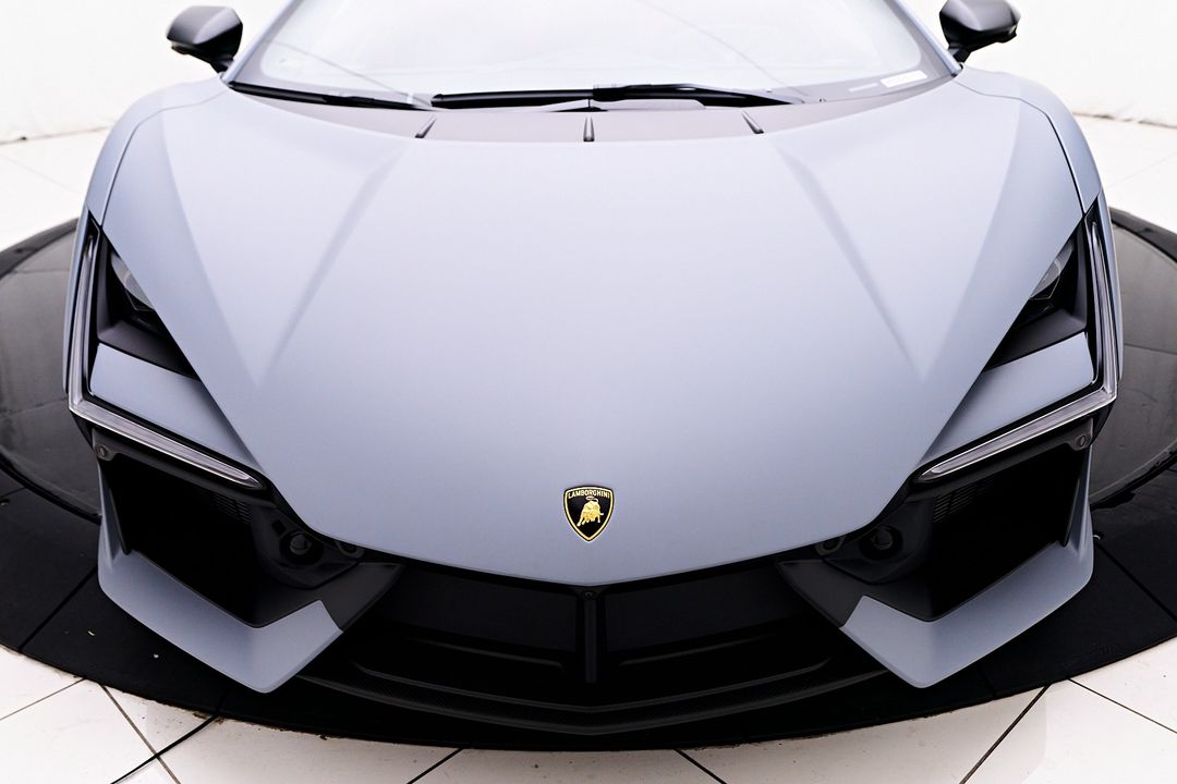 2024 Lamborghini Revuelto