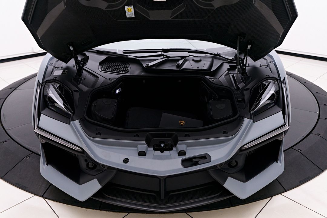 2024 Lamborghini Revuelto