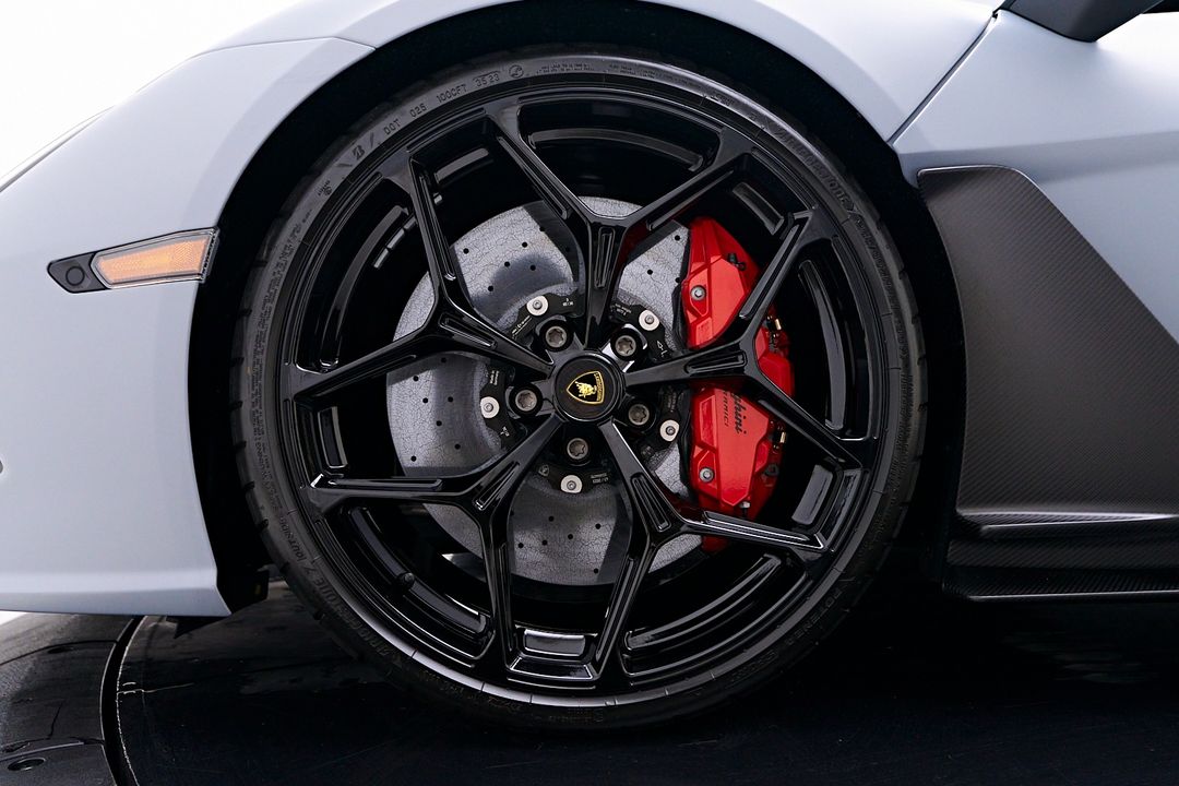2024 Lamborghini Revuelto