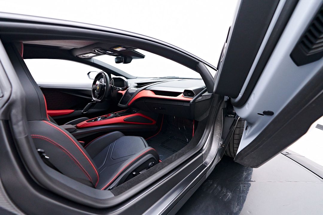 2024 Lamborghini Revuelto