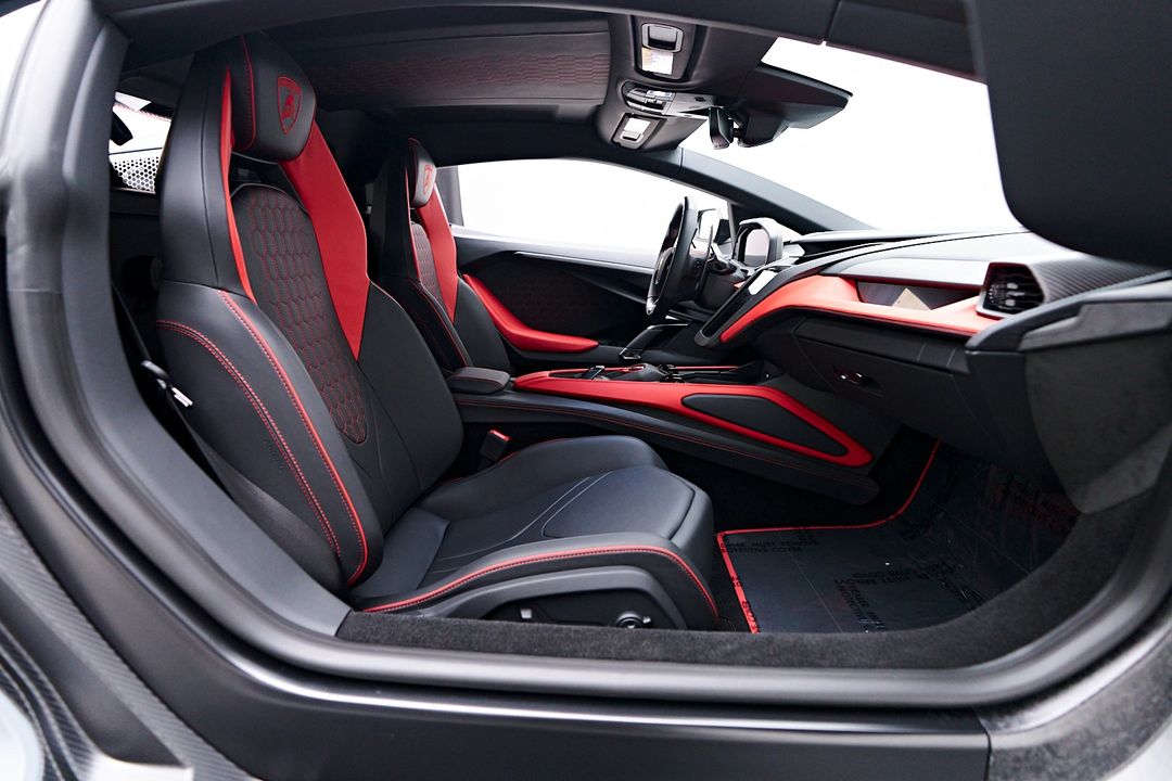 2024 Lamborghini Revuelto