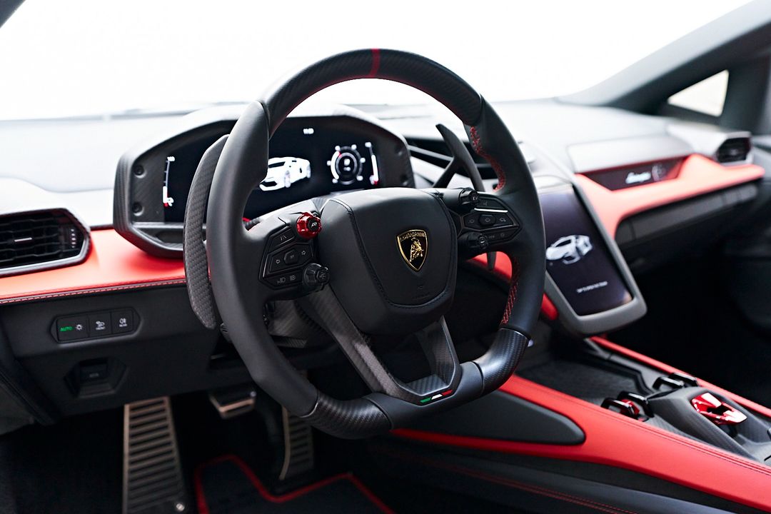 2024 Lamborghini Revuelto