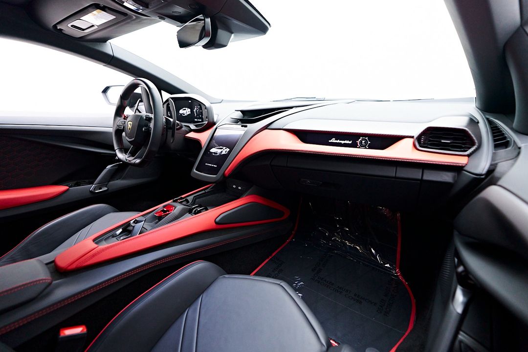 2024 Lamborghini Revuelto