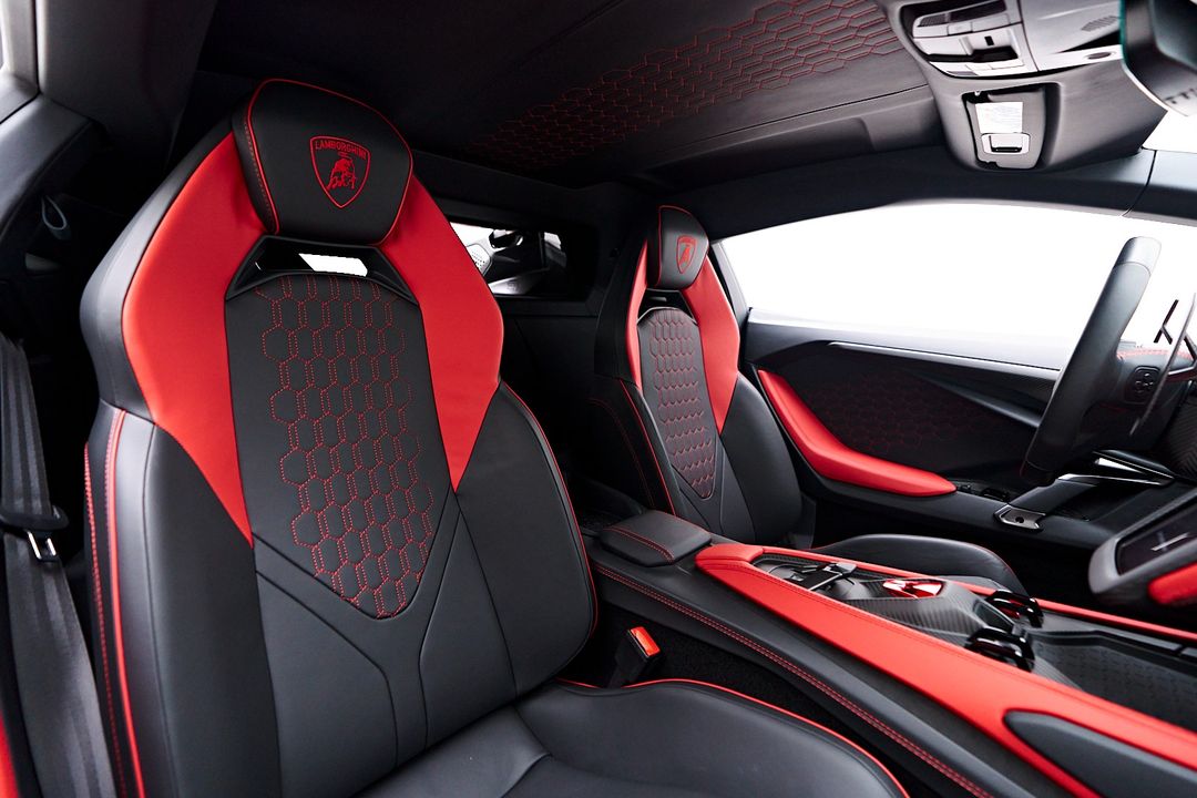 2024 Lamborghini Revuelto