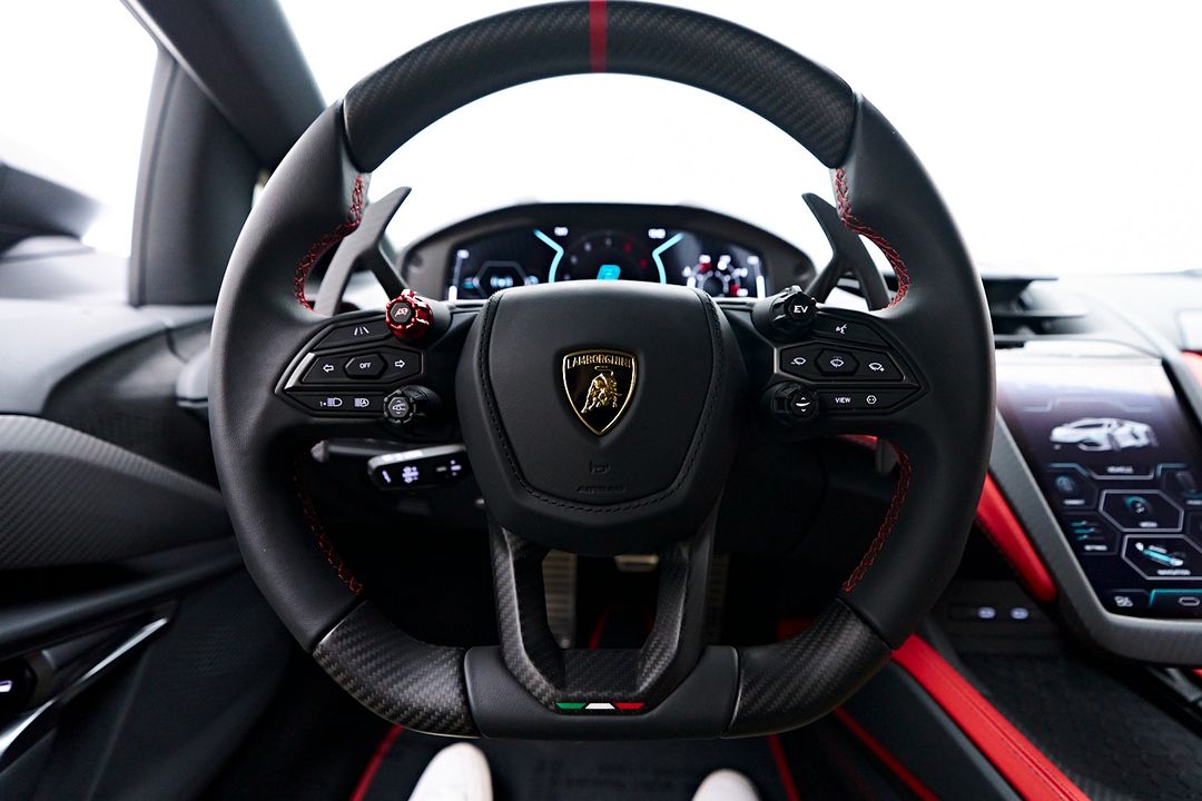 2024 Lamborghini Revuelto