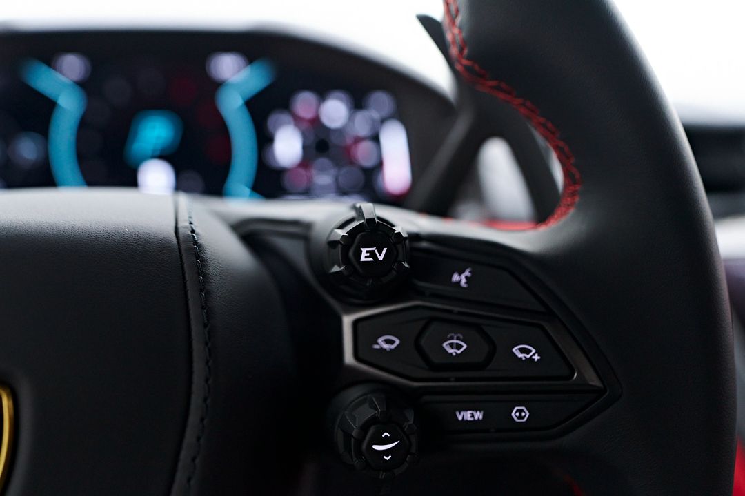 2024 Lamborghini Revuelto