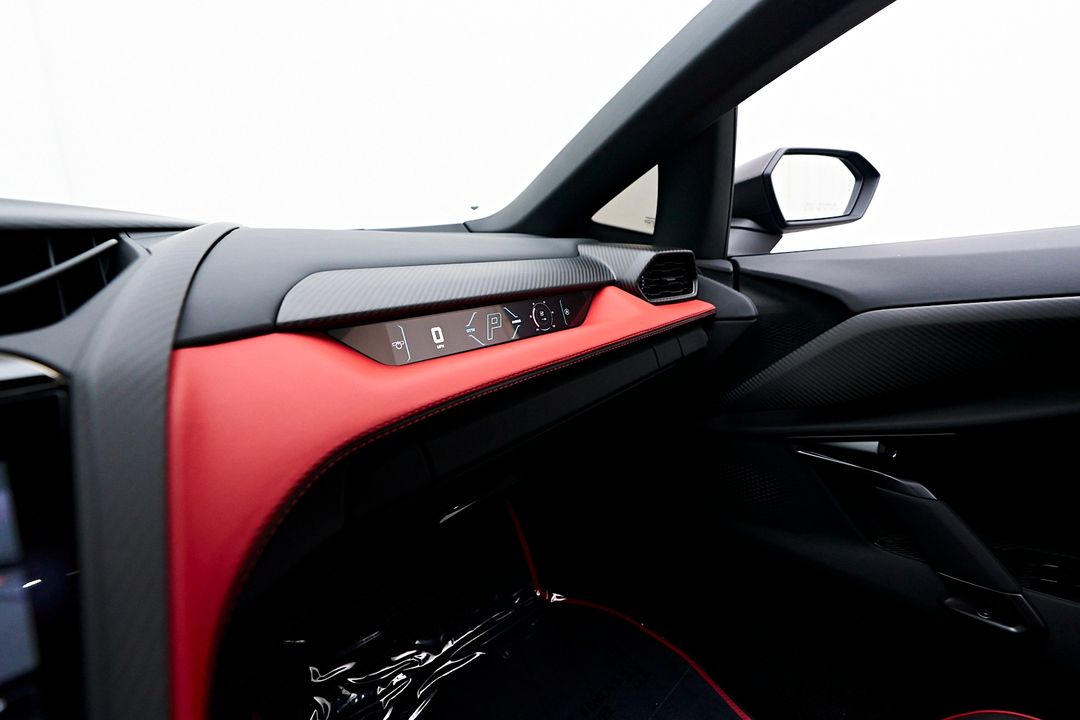 2024 Lamborghini Revuelto