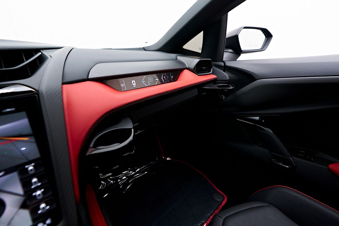 2024 Lamborghini Revuelto