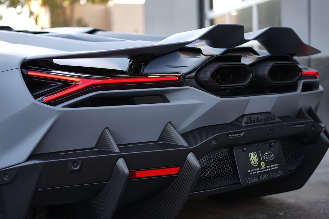 2024 Lamborghini Revuelto