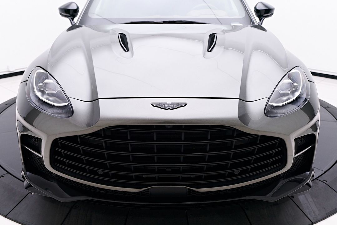 2023 Aston Martin DBX