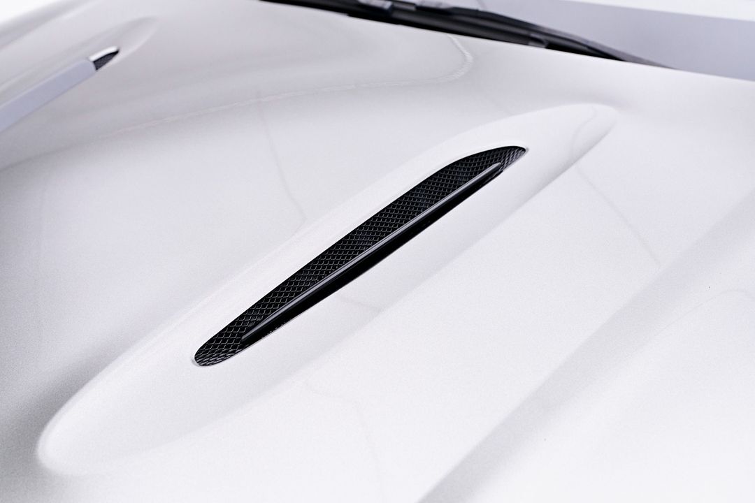 2023 Aston Martin DBX