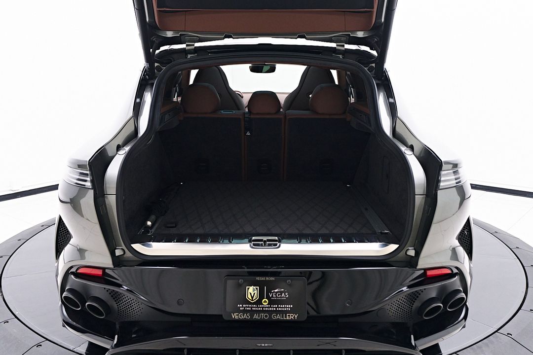 2023 Aston Martin DBX