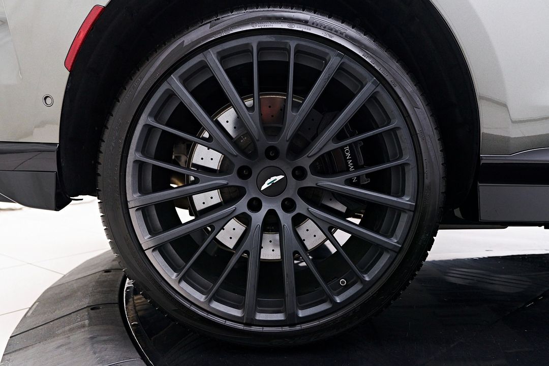 2023 Aston Martin DBX