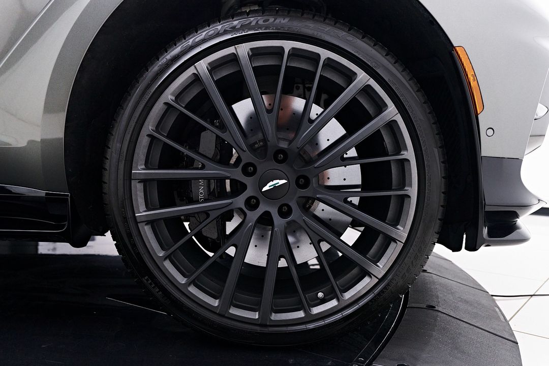 2023 Aston Martin DBX
