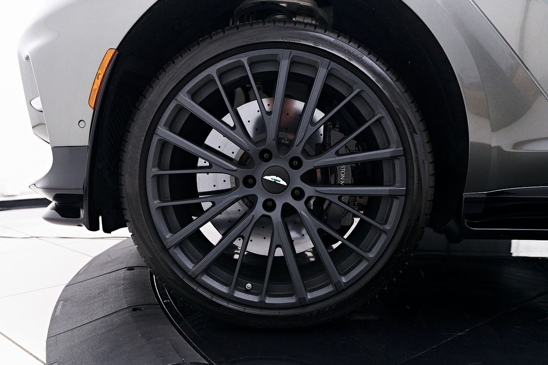 2023 Aston Martin DBX