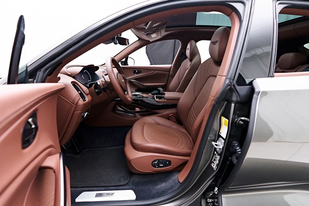 2023 Aston Martin DBX