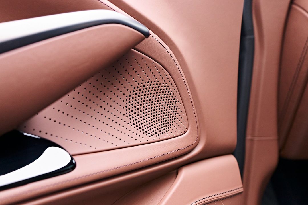 2023 Aston Martin DBX