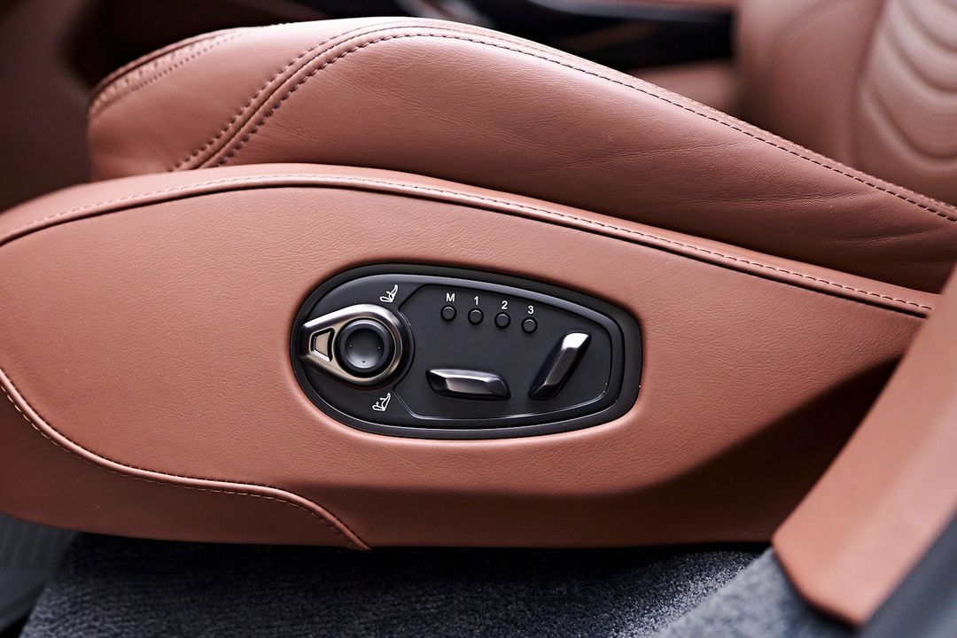 2023 Aston Martin DBX