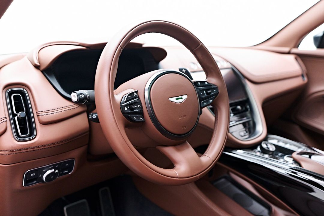2023 Aston Martin DBX