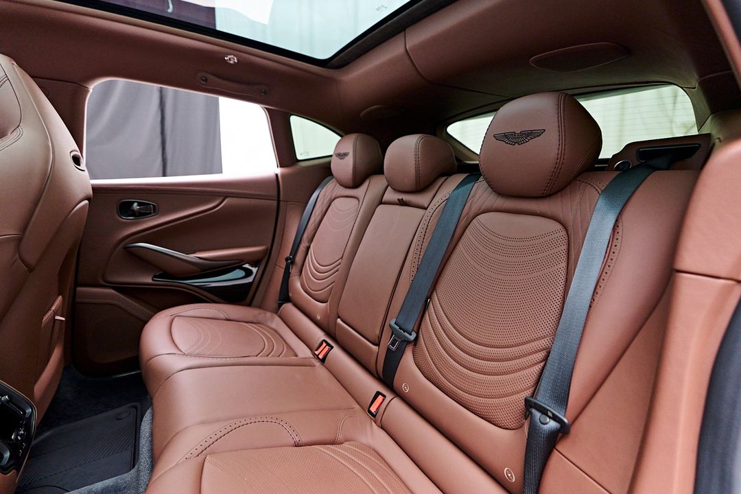 2023 Aston Martin DBX