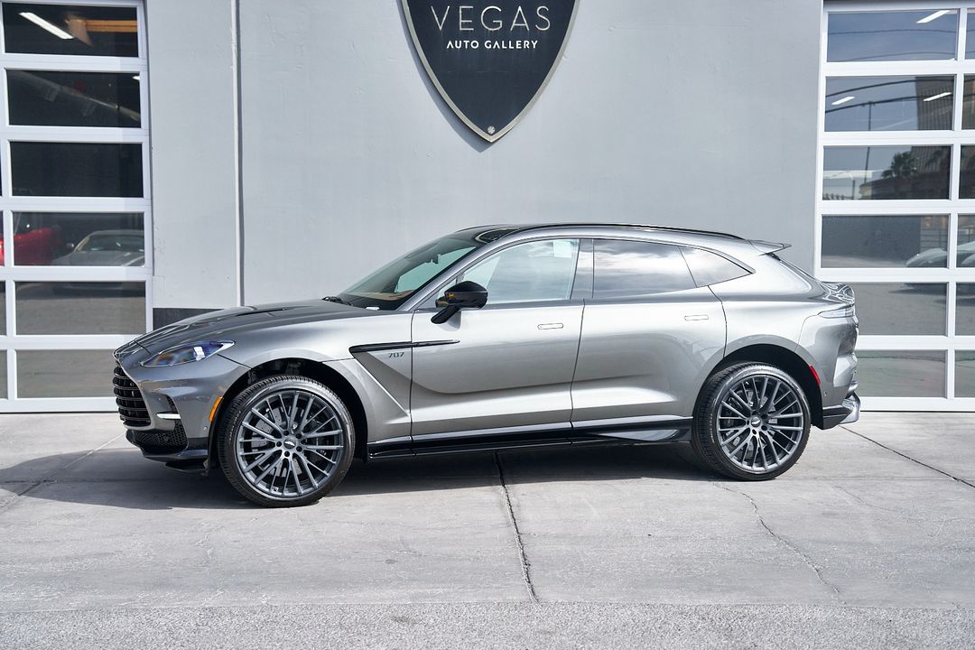 2023 Aston Martin DBX