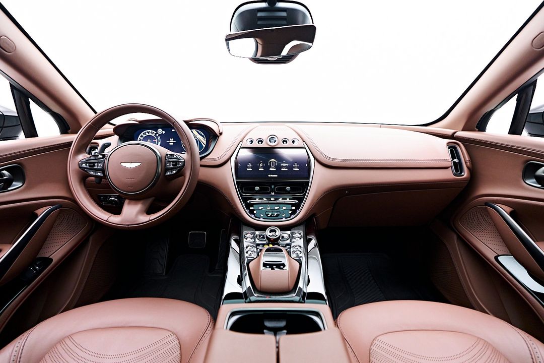 2023 Aston Martin DBX