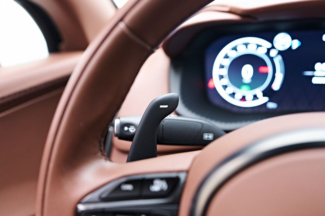 2023 Aston Martin DBX