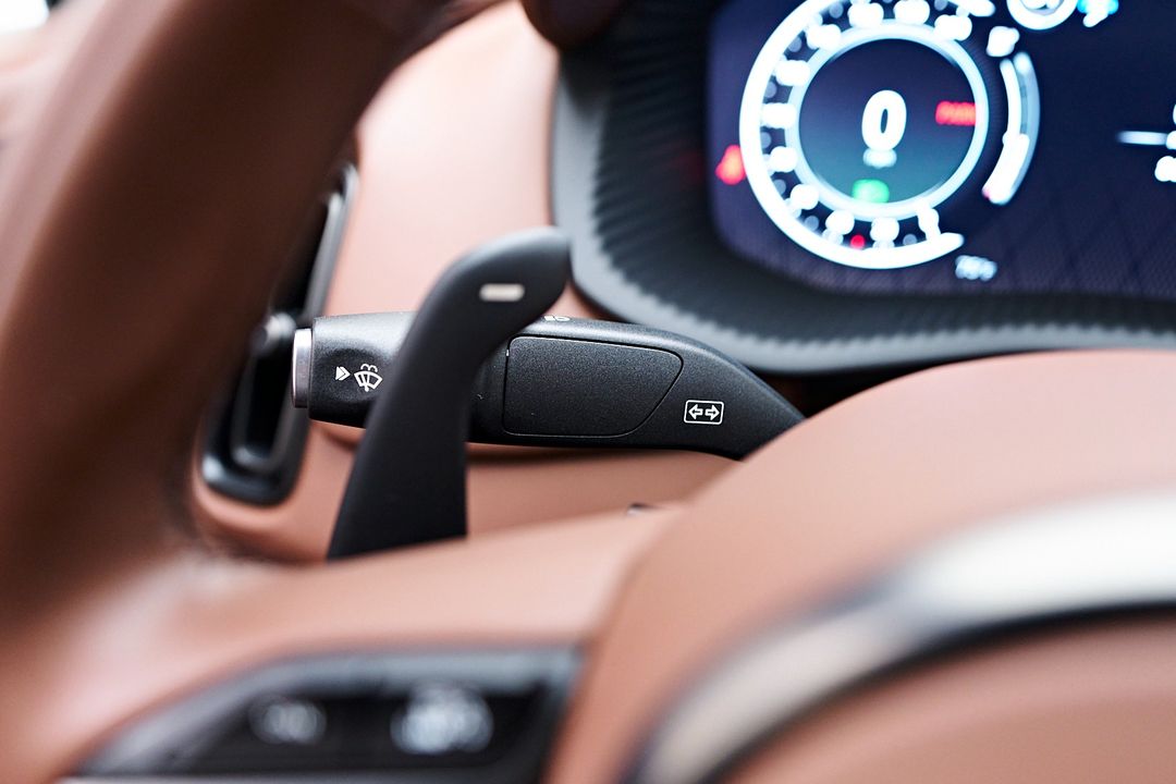 2023 Aston Martin DBX
