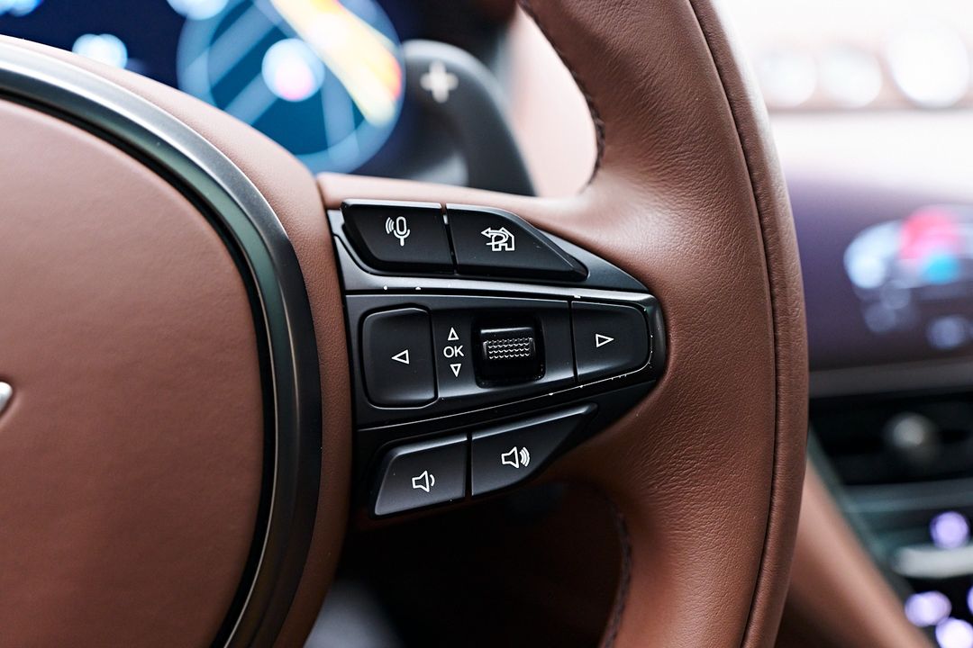 2023 Aston Martin DBX