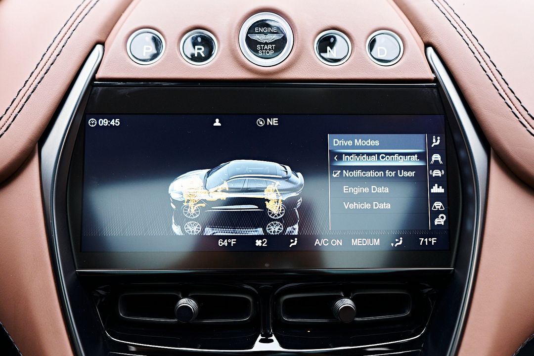 2023 Aston Martin DBX