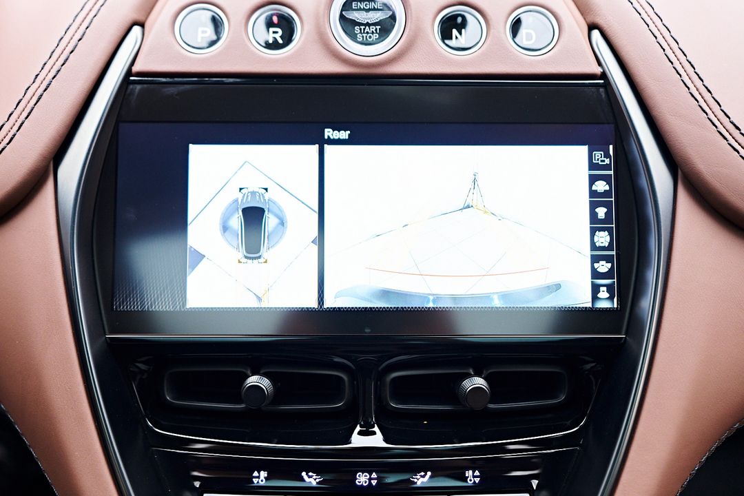 2023 Aston Martin DBX