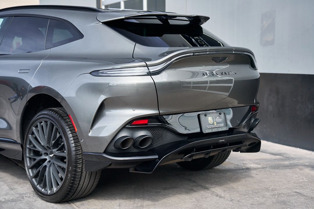 2023 Aston Martin DBX