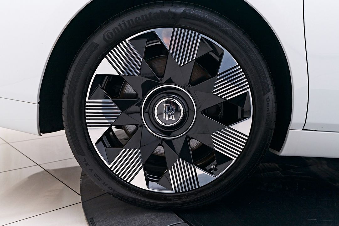 2023 Rolls-Royce Phantom