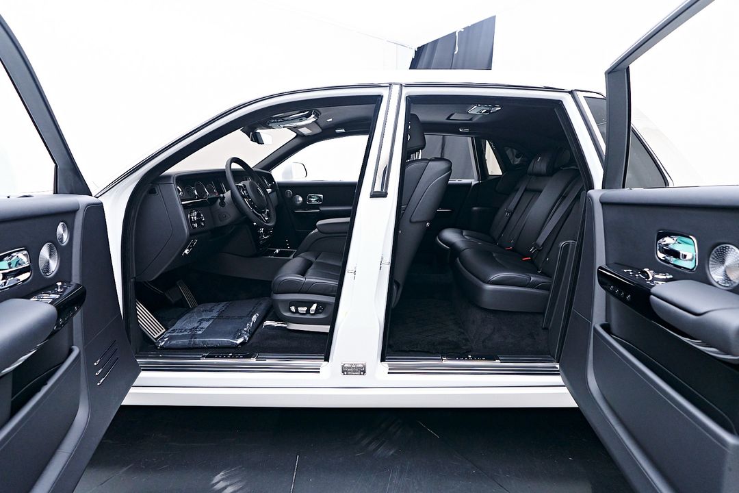 2023 Rolls-Royce Phantom