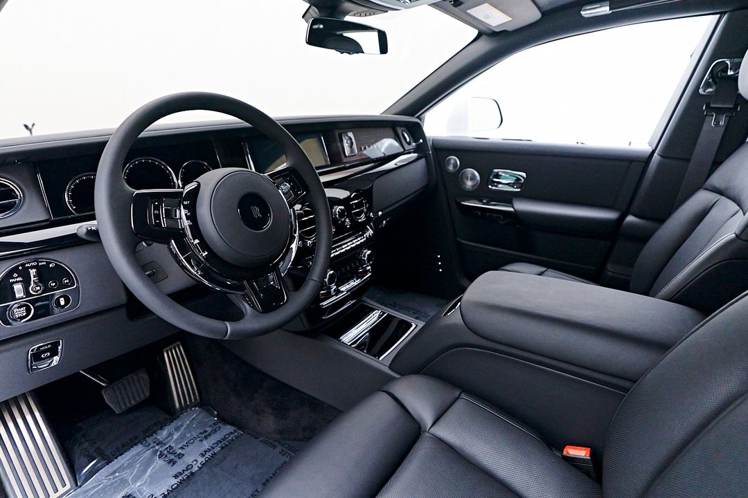 2023 Rolls-Royce Phantom