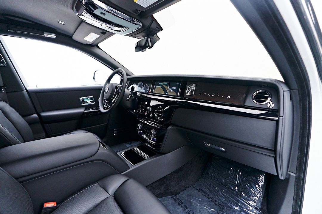 2023 Rolls-Royce Phantom